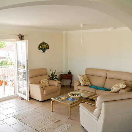 Lena Apartament