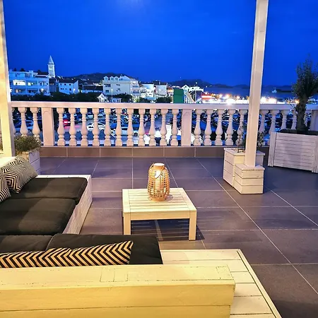 Lena Apartament