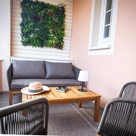 Lena شقة باكوشتاني