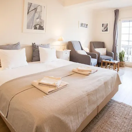 Lena باكوشتاني