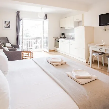 Lena Apartament *