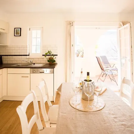 Lena Apartament