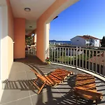 Lena Apartman *