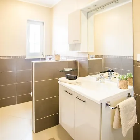 דירה Lena פאקוסטאן