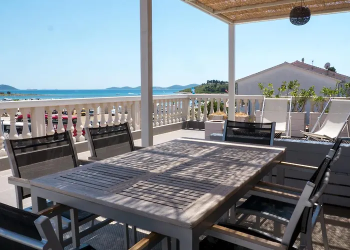 Lena * Пакоштане